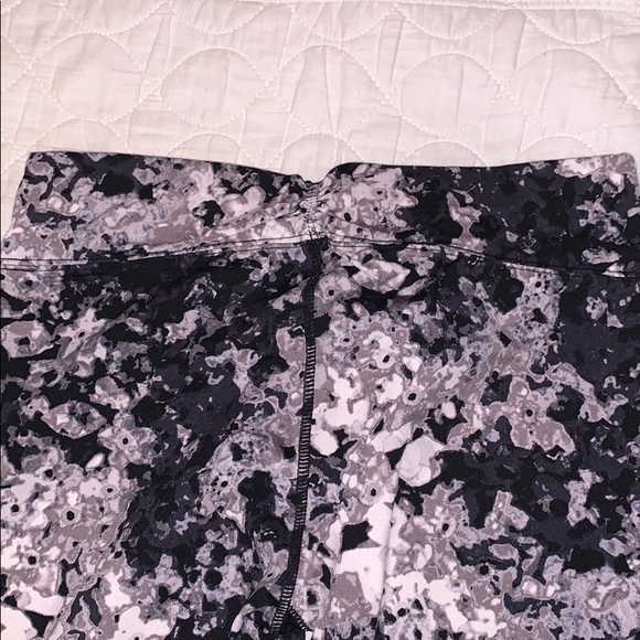 Calvin Klein performance athletic cropped leggings - Picture 4 of 5